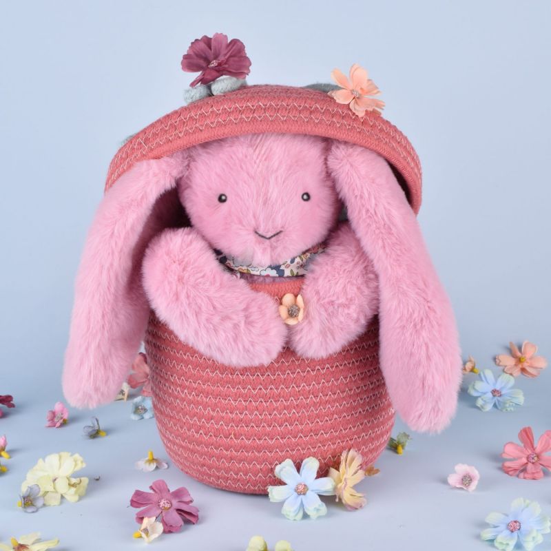 Image d'ambiance de présentation du produit Peluche Lapin Fleurette Grenadine (25 cm) - Doudou et Compagnie